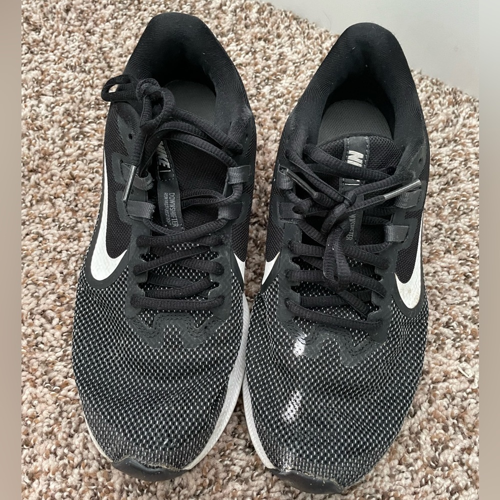 Nike Tennis Shoes